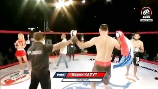 Niecodzienna sytuacja podczas walki MMA