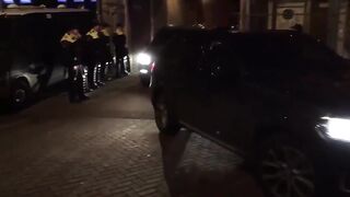 Zamieszki w Rotterdamie.  Rozwścieczeni Turcy atakują holenderską policję