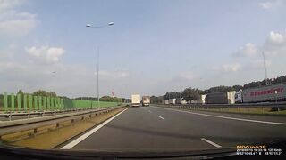 Wyścig słoni na autostradzie kontra typowy kierowca BMW