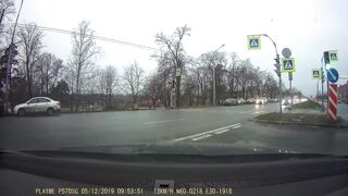 Wypożyczył Audi A7 na jazdę próbną i rozwalił 15 samochodów