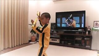 5 latek udaje Bruce Lee