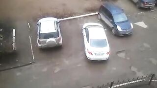 6 minut morderczej walki na parkingu