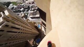 Obłędny parkour w Dubaju