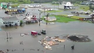 Huragan Harvey uderzył.  Wiatr wiał z prędkością nawet ponad 200 km_h