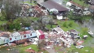 Huragan Harvey uderzył.  Wiatr wiał z prędkością nawet ponad 200 km_h