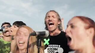 Przebój Foo Fighters wykonany przez 1000 osób