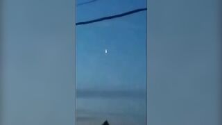 Multiple UFOs Seen Coming To Earth 27. 08. 2015